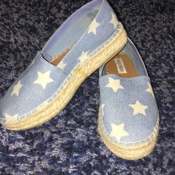 Steve Madden Shoes - Steve Madden star slip on’s